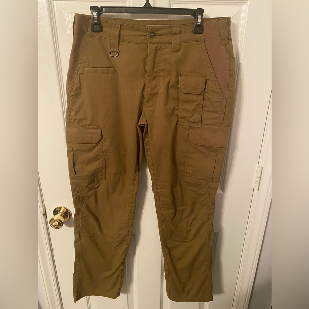 511 Tactical Taclite Series Cargo Pants 32x30 Brown Ripstop. Like New.